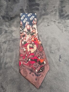 Football Toons Tie Silk Daffy & Taz Football Player RN 88103  1993